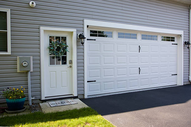 24/7 Emergency Garage Door Panel Replacement experts in Bowling Green, MD